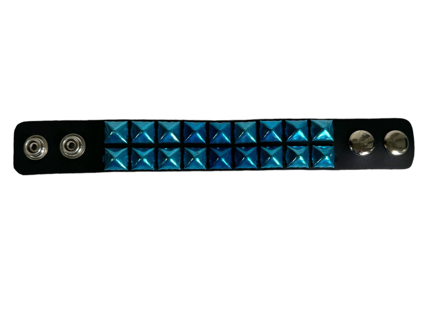 BC112 METALLIC COLOR  3 ROW 1/2" PYRAMID STUD SNAP BRACELET