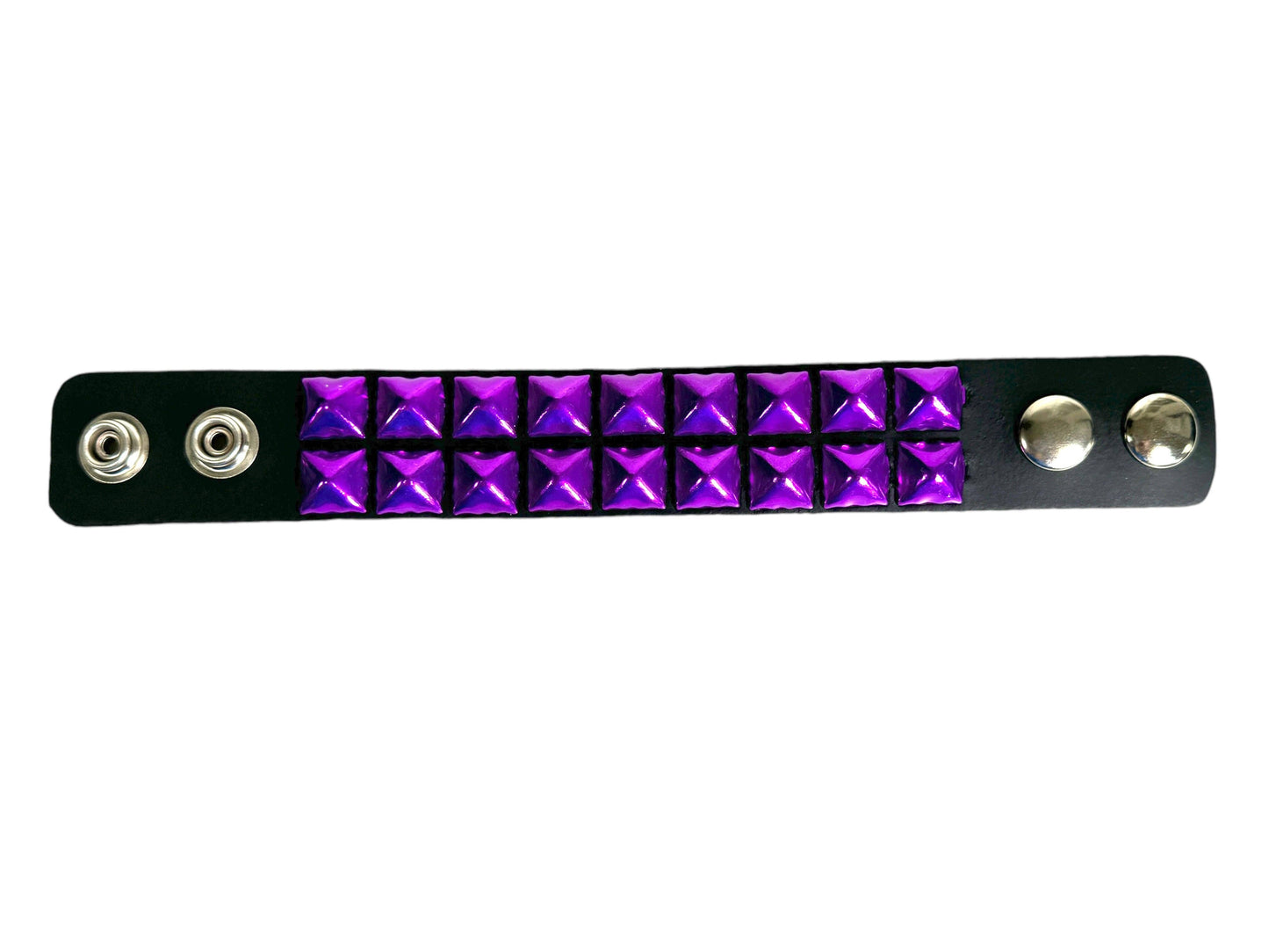 BC112 METALLIC COLOR  3 ROW 1/2" PYRAMID STUD SNAP BRACELET