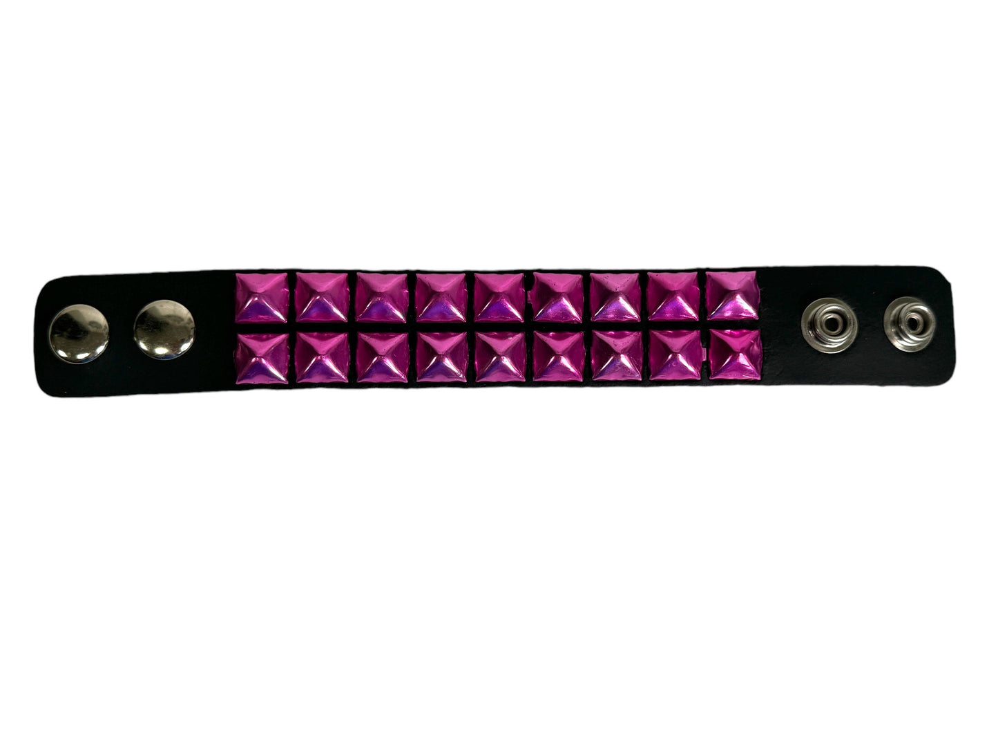 BC112 METALLIC COLOR  3 ROW 1/2" PYRAMID STUD SNAP BRACELET