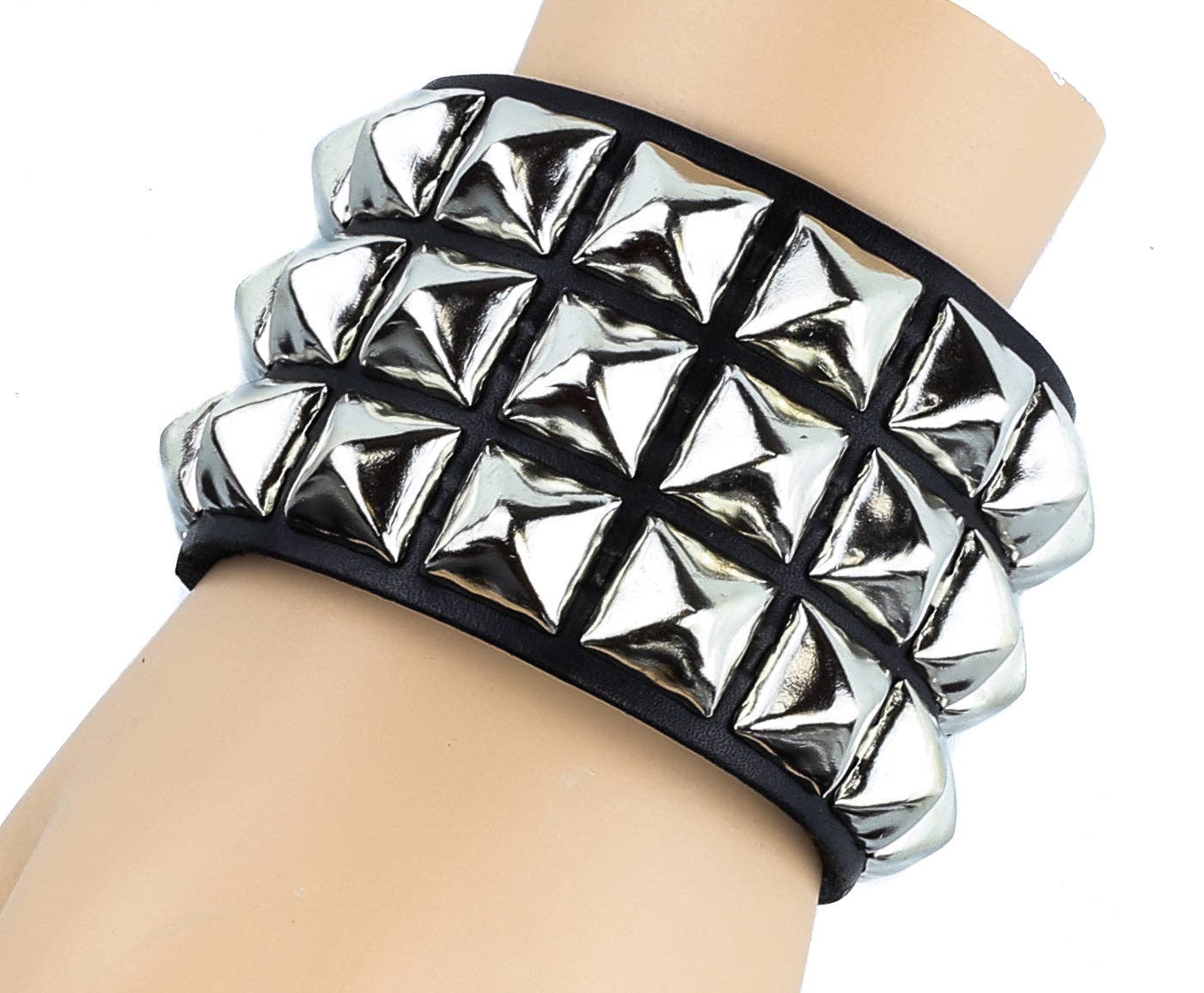 BC127 3 ROW 1/2" PYRAMID STUD SNAP BRACELET
