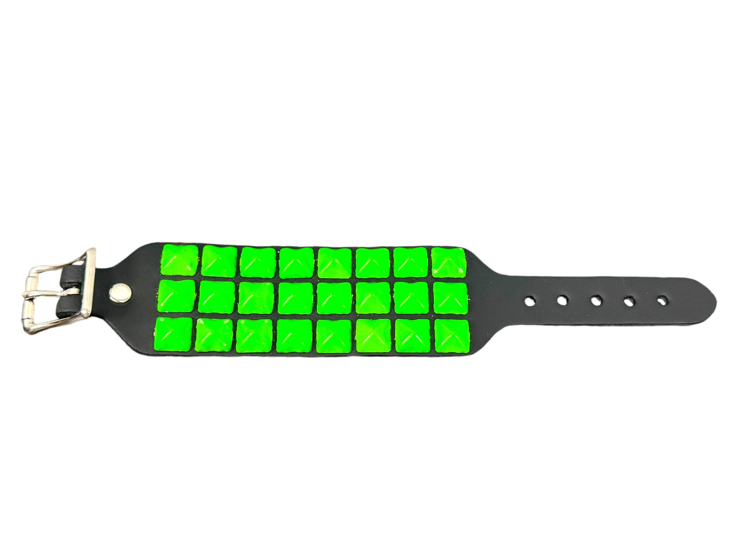 BUCKLE BRACELET WITH 3 ROW 1/2" PYRAMIDS