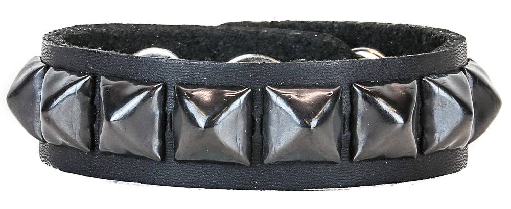 BC194 1 ROW 1/2" PYRAMID 3 SNAP BRACELET