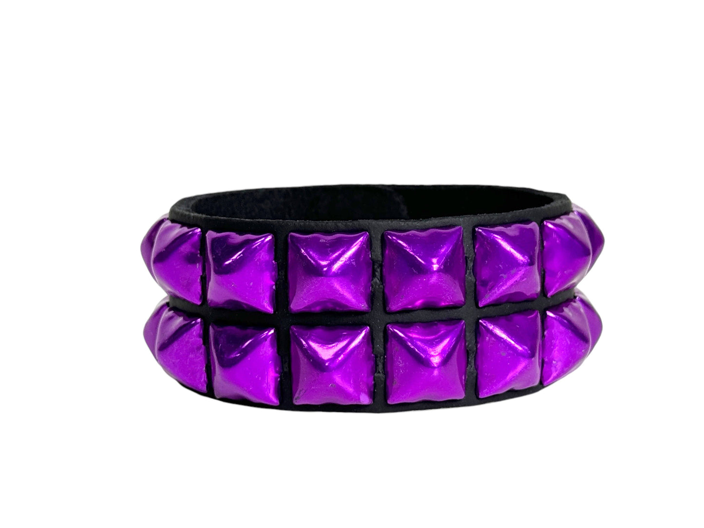BC112 METALLIC COLOR  3 ROW 1/2" PYRAMID STUD SNAP BRACELET