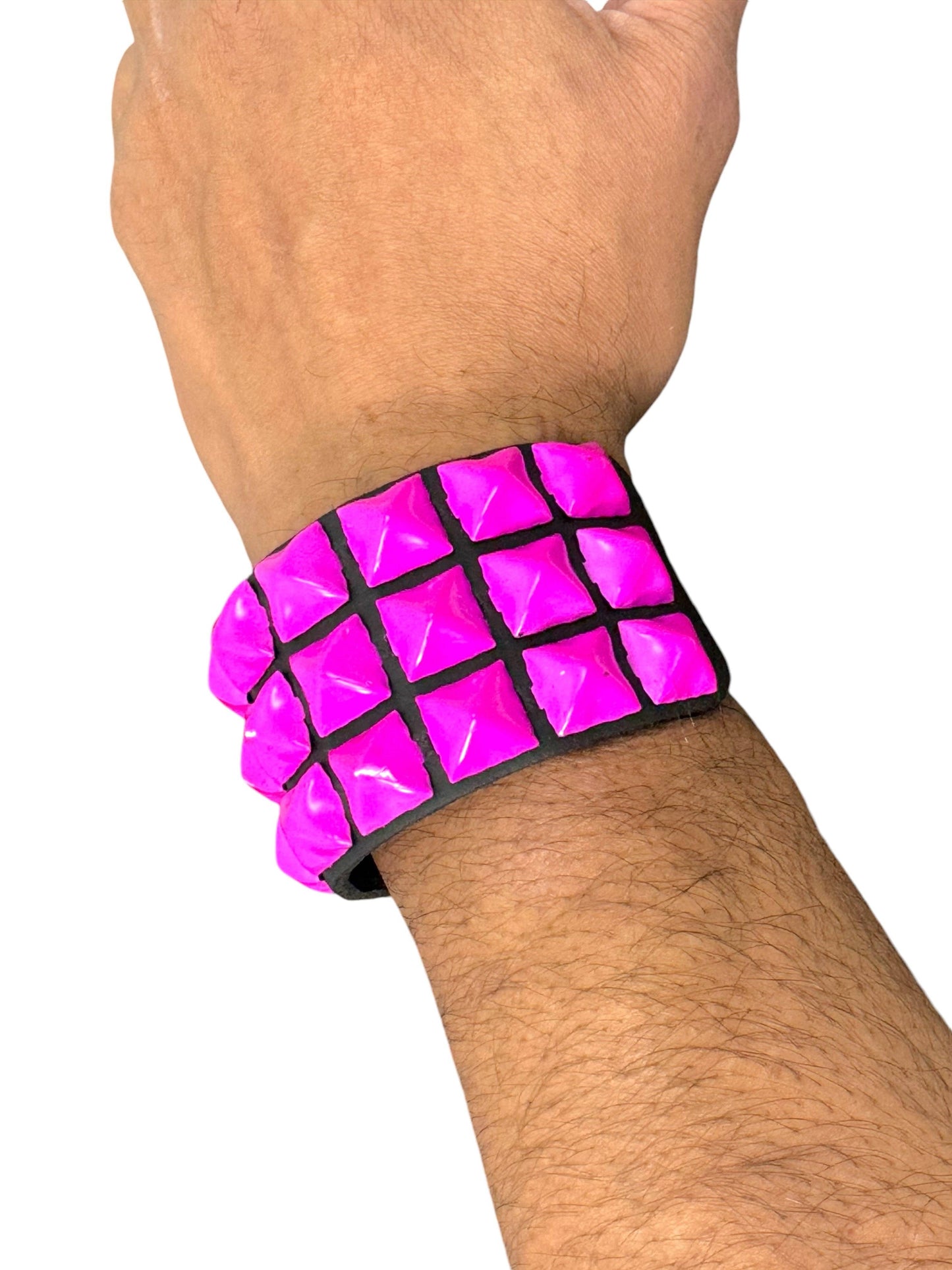 BUCKLE BRACELET WITH 3 ROW 1/2" PYRAMIDS