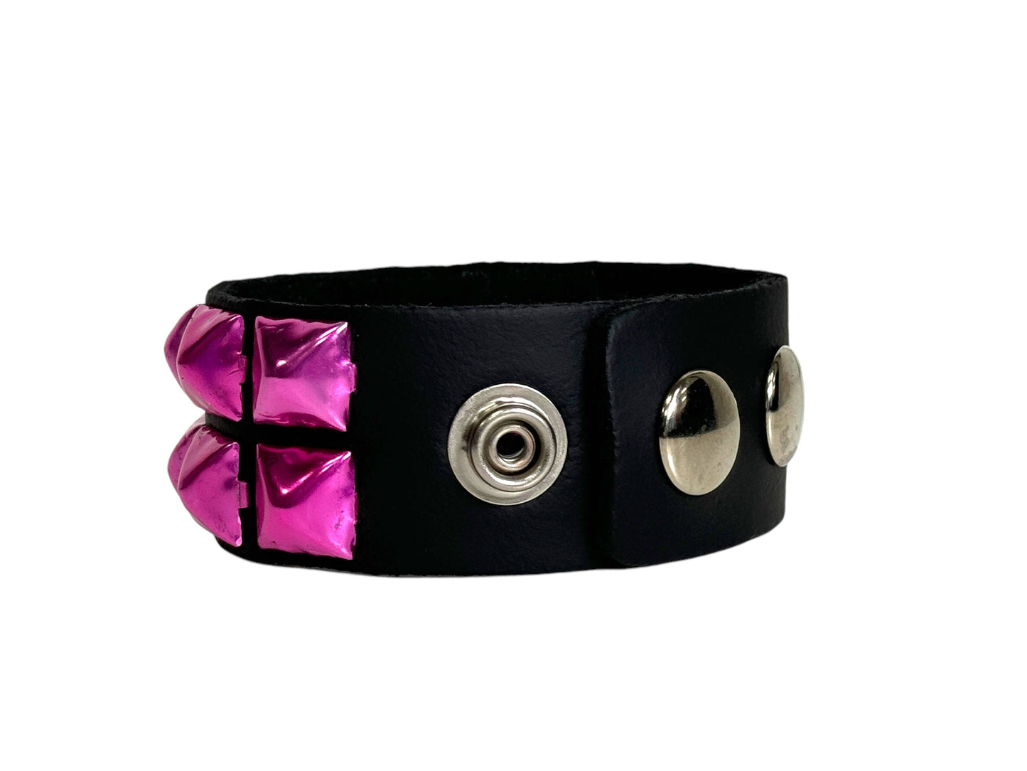 BC112 METALLIC COLOR  3 ROW 1/2" PYRAMID STUD SNAP BRACELET